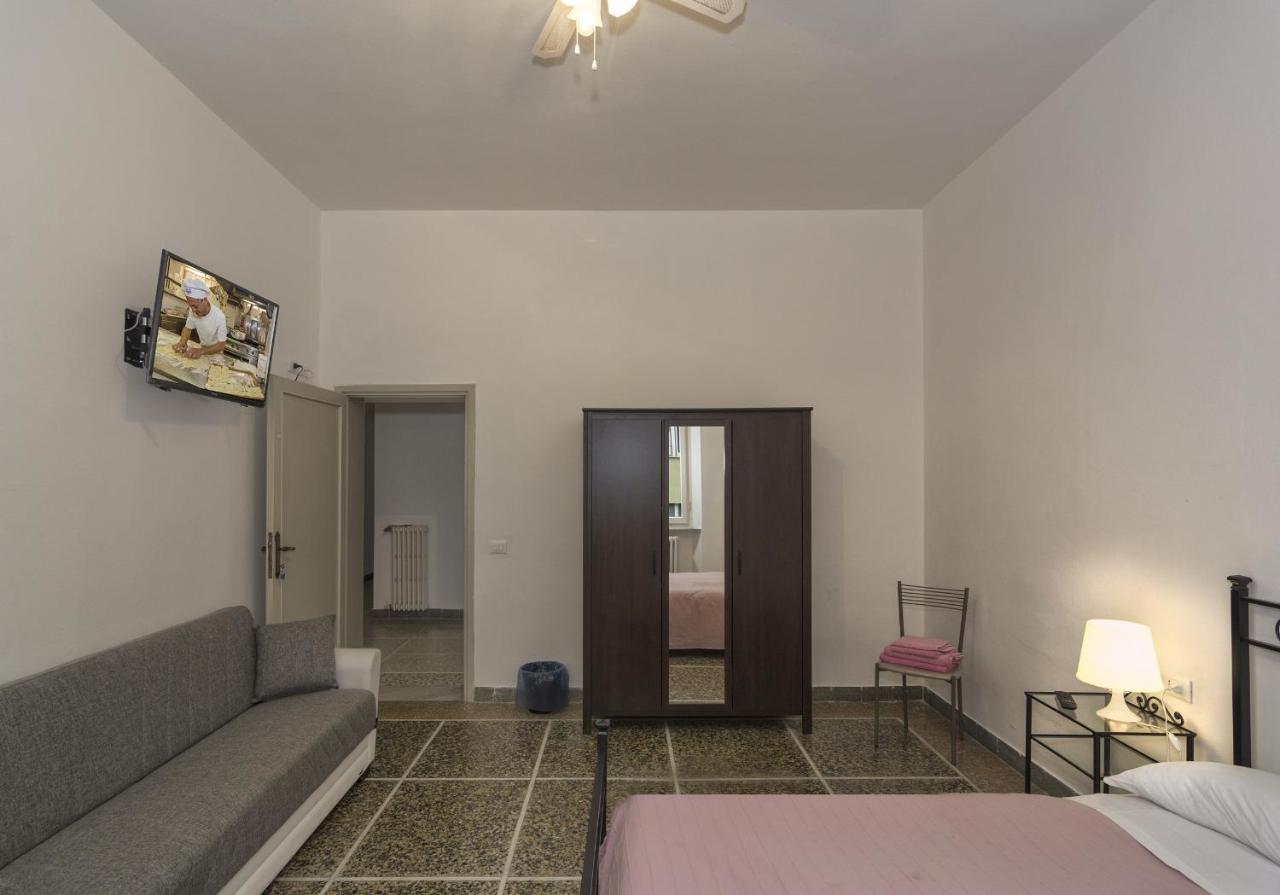 Hostel B&B Pisa Esterno foto